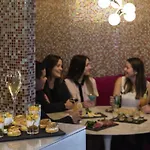 Hotel Mercure Vaugirard Porte De Versailles 4*