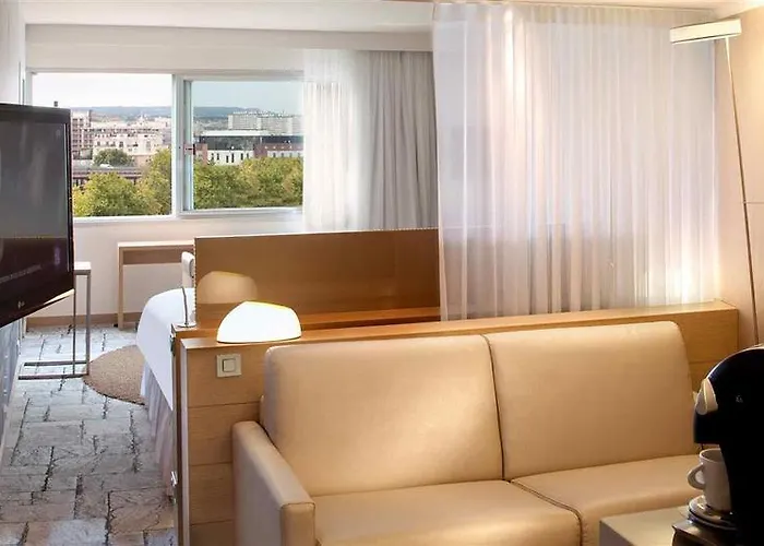 Mercure Vaugirard Porte De Versailles 4*