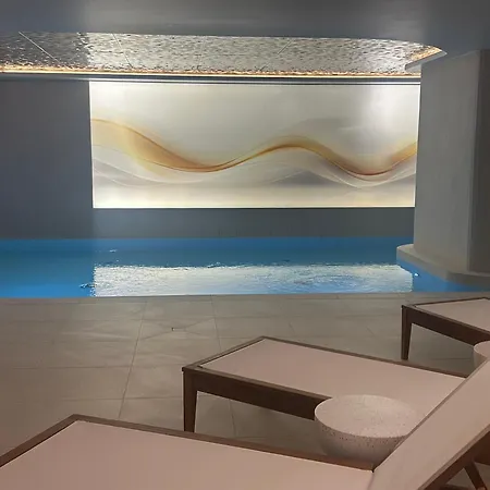 머큐어 보지라르 포르트 드 베르사유 호텔 파리