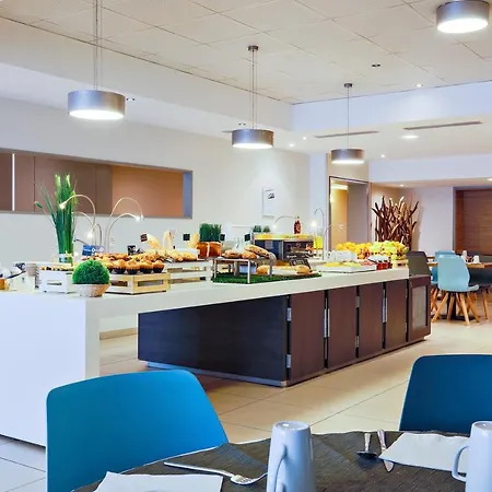 Hotel Mercure Vaugirard Porte De Versailles 4*