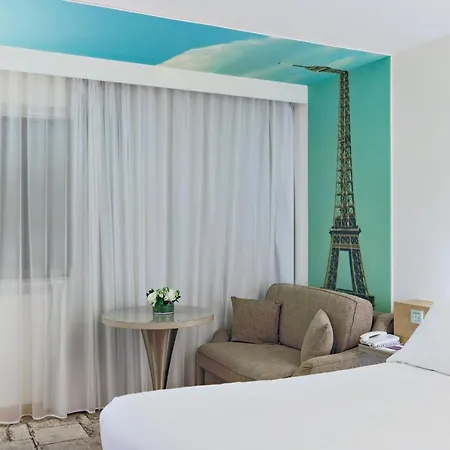 Hotel Mercure Vaugirard Porte De Versailles 4*