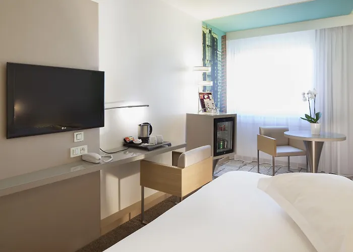 머큐어 보지라르 포르트 드 베르사유 호텔 4*