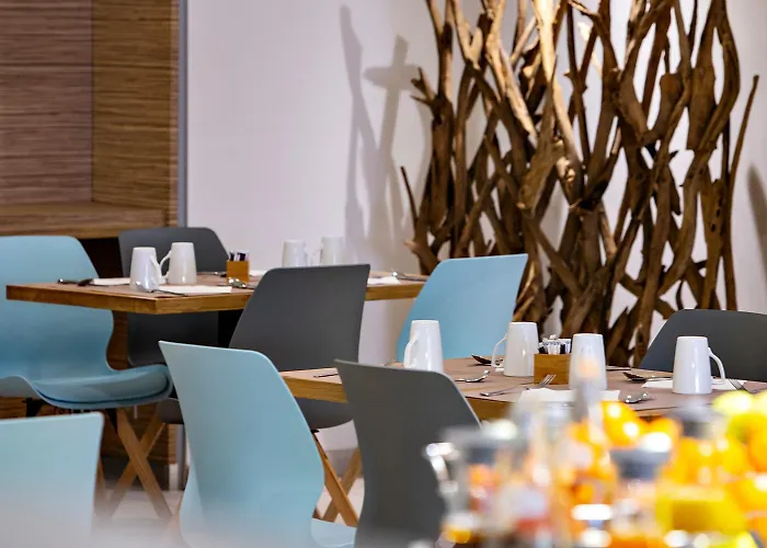 머큐어 보지라르 포르트 드 베르사유 호텔 4*