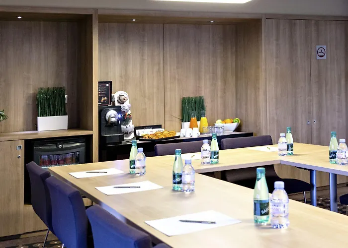 호텔 머큐어 보지라르 포르트 드 베르사유 4*