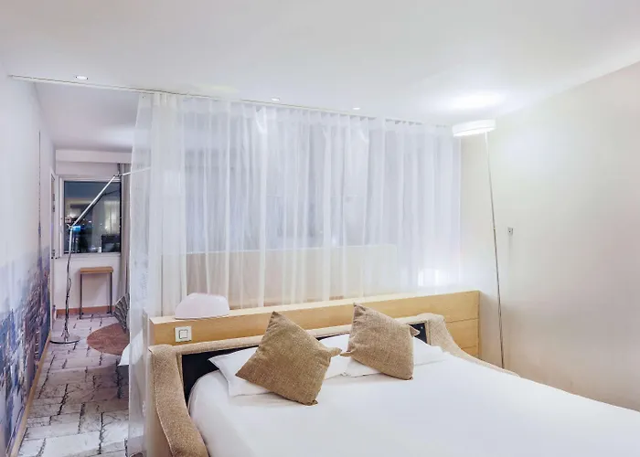 머큐어 보지라르 포르트 드 베르사유 호텔