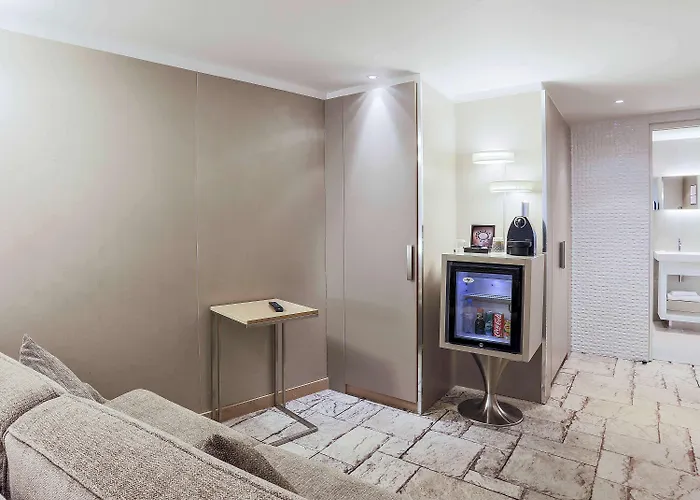 머큐어 보지라르 포르트 드 베르사유 호텔 파리