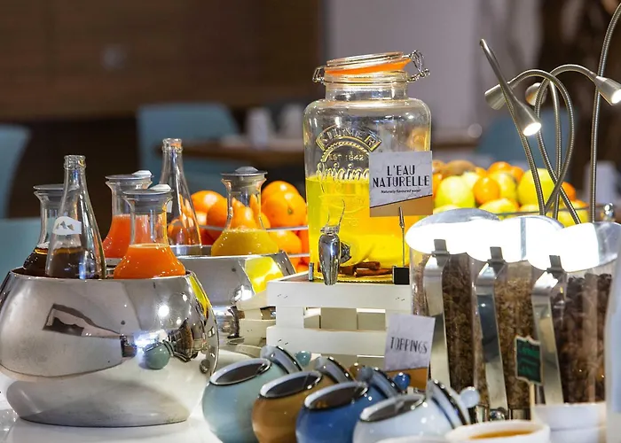 호텔 머큐어 보지라르 포르트 드 베르사유 4*