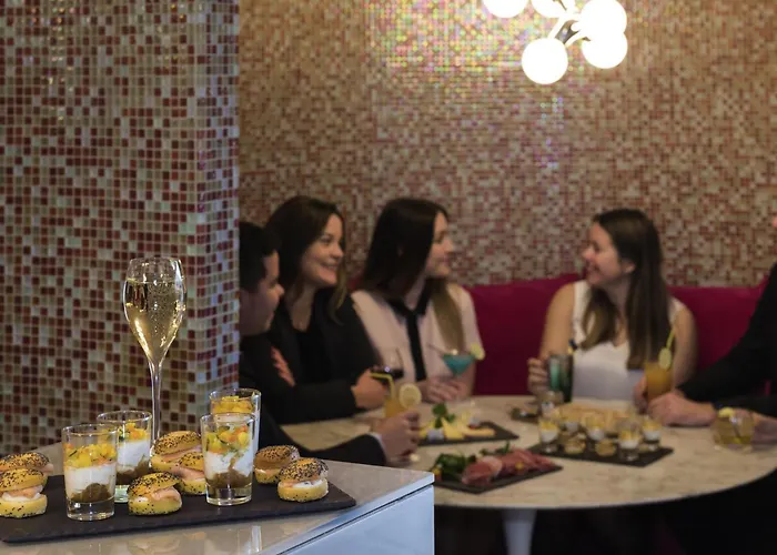 호텔 머큐어 보지라르 포르트 드 베르사유 4*