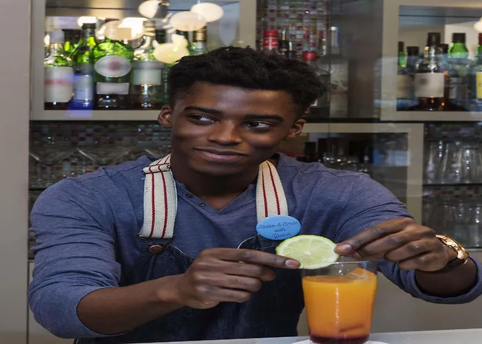 머큐어 보지라르 포르트 드 베르사유 호텔 파리