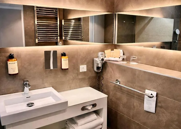Hotel Mercure Vaugirard Porte De Versailles 4*